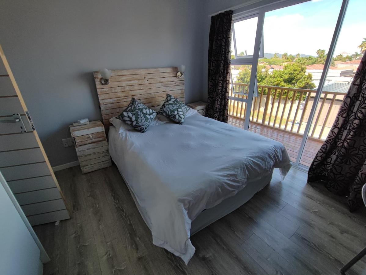 Lovely 2 Bedroom With Balcony And A View! Appartement *