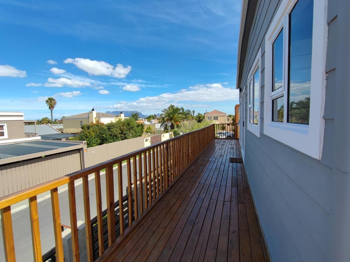 Lovely 2 Bedroom With Balcony And A View! Apartment *