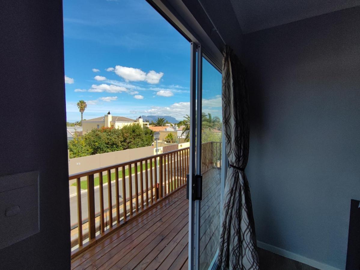 Lovely 2 Bedroom With Balcony And A View! * Kapstadt